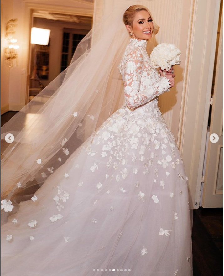 Paris Hilton se pochlubila fotkami ze svého svatebního dne.