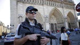Zmařené útoky v Paříži řídil ze Sýrie ISIS.