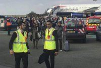V Paříži evakuovali letadlo British Airways. Byl to ale falešný poplach