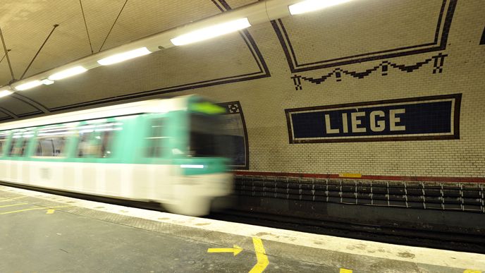 Veřejný doprava v Paříži bude na Silvestra jezdit zdarma a celou noc.