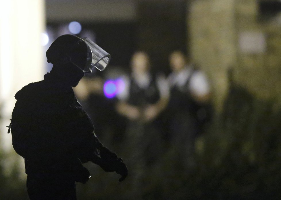 Policie ve Francii překazila útok tří žen u Notre-Dame, jedna z nich se přihlásila k ISIS.