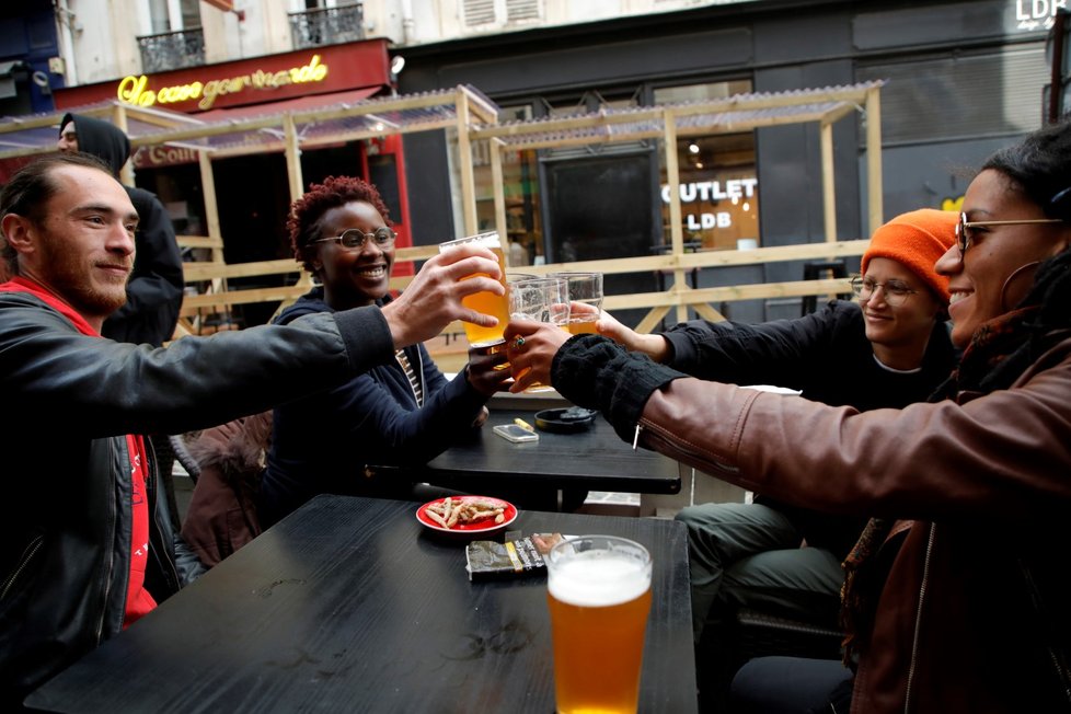 Konečně pivo! Pařížský Montmartre.