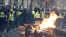 Paříž zachvátily protesty žlutých vest (8.12.2018)