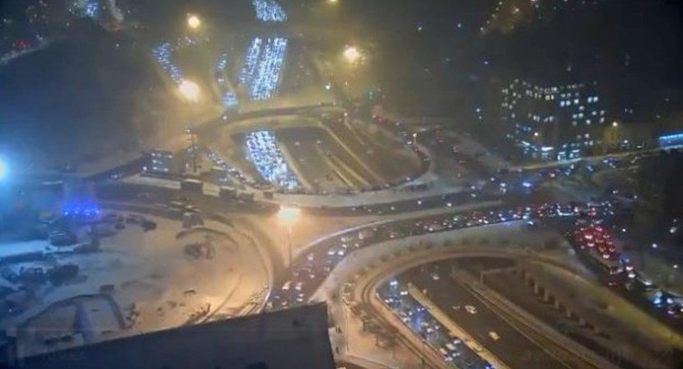 V Paříži sníh zkomplikoval dopravu.