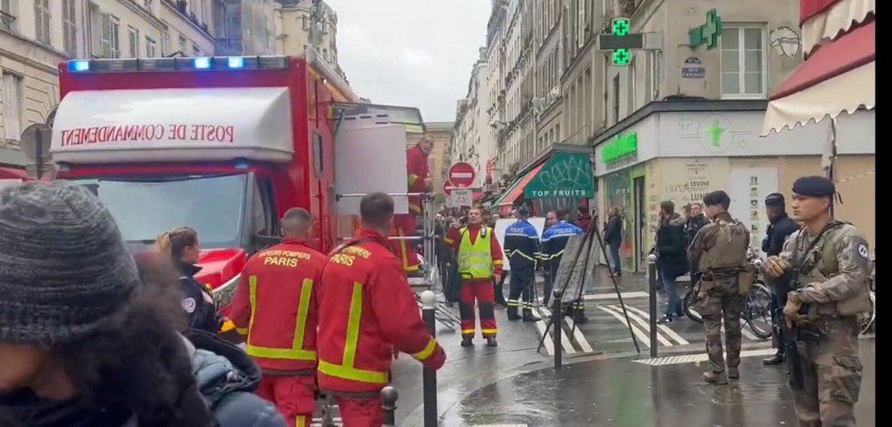 V Paříži se střílelo, dva lidé přišli o život