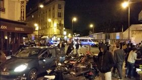 Střelec zabil v Paříži nejméně 10 lidí.