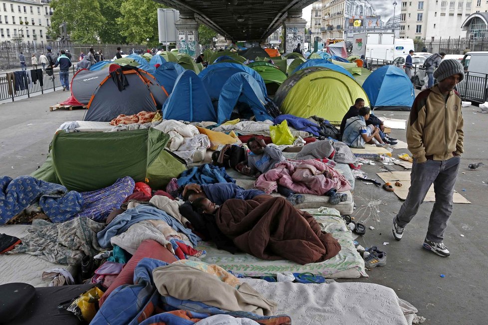 Imigranti si představují Evropu jako ráj, ale pak žijí v takovýchto otřesných podmínkách.