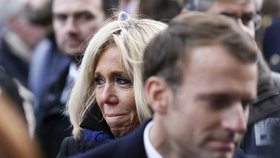 Prezident Macron si připomínal dva roky staré teroristické útoky, při kterých zemřelo 130 lidí.