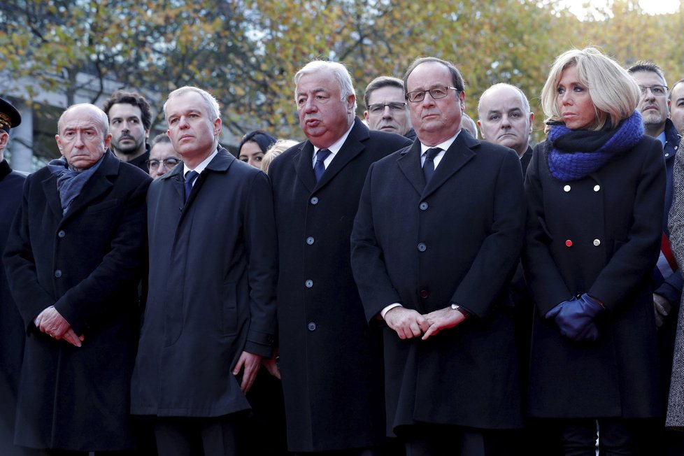 Paříž si připomíná teroristické útoky z roku 2015. Akce se účastní francouzský prezident Emmanuel Macron nebo pařížská starostka Anne Higaldová.