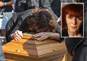 V Paříži proběhl pohřeb slavné navhářky celebrit. Sonia Rykiel oblékala Sarah Jessicu Parker, Selenu Gomez i Audrey Hepburn.