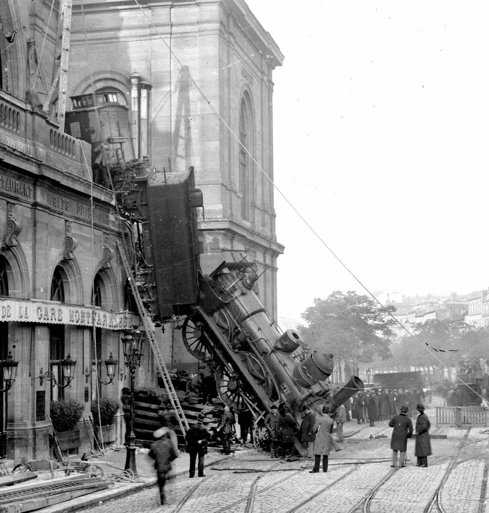 126. let od slavné nehody na pařížském nádraží Montparnasse: Pozor, vyletí lokomotiva!