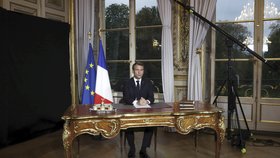 Francouzský prezident Emmanuel Macron v proslovu „den poté", co vzplála katedrála Notre-Dame