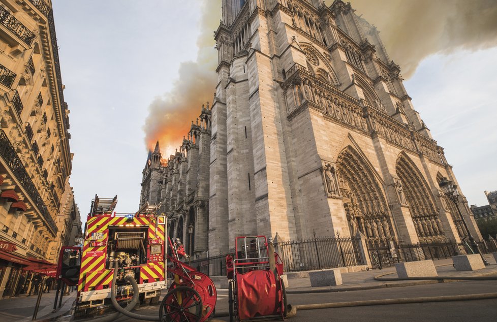 Požár katedrály katedrála Notre-Dame.