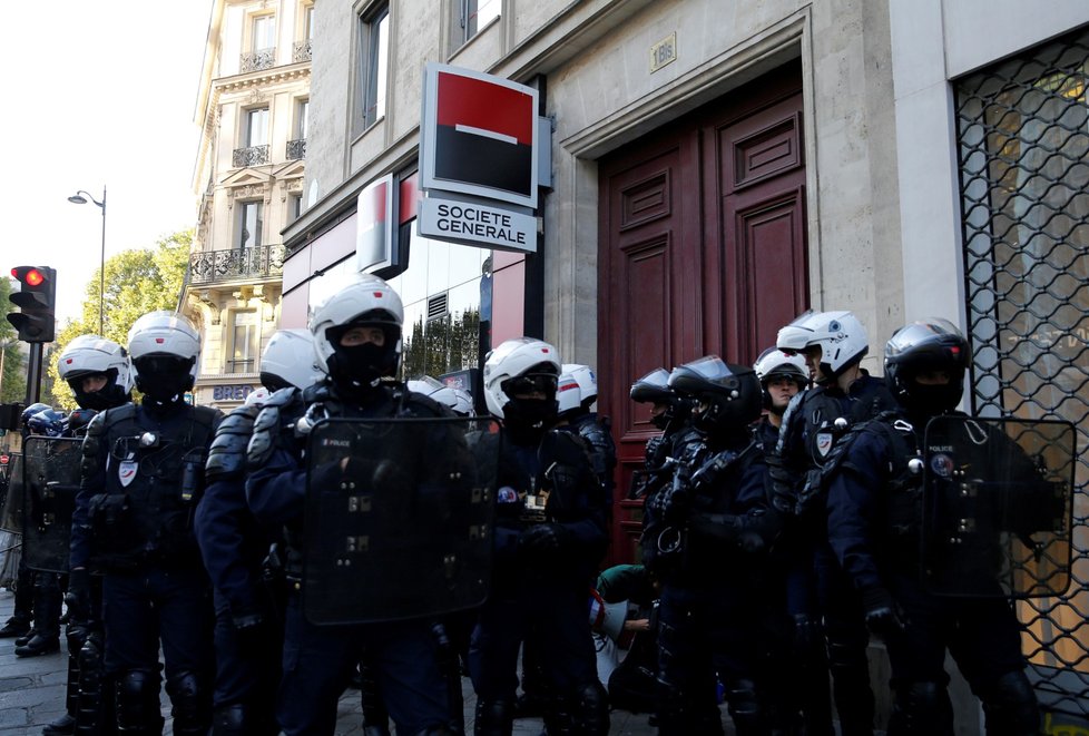 Na protestech žlutých věc policie znovu zatýkala (21. 9. 2019)