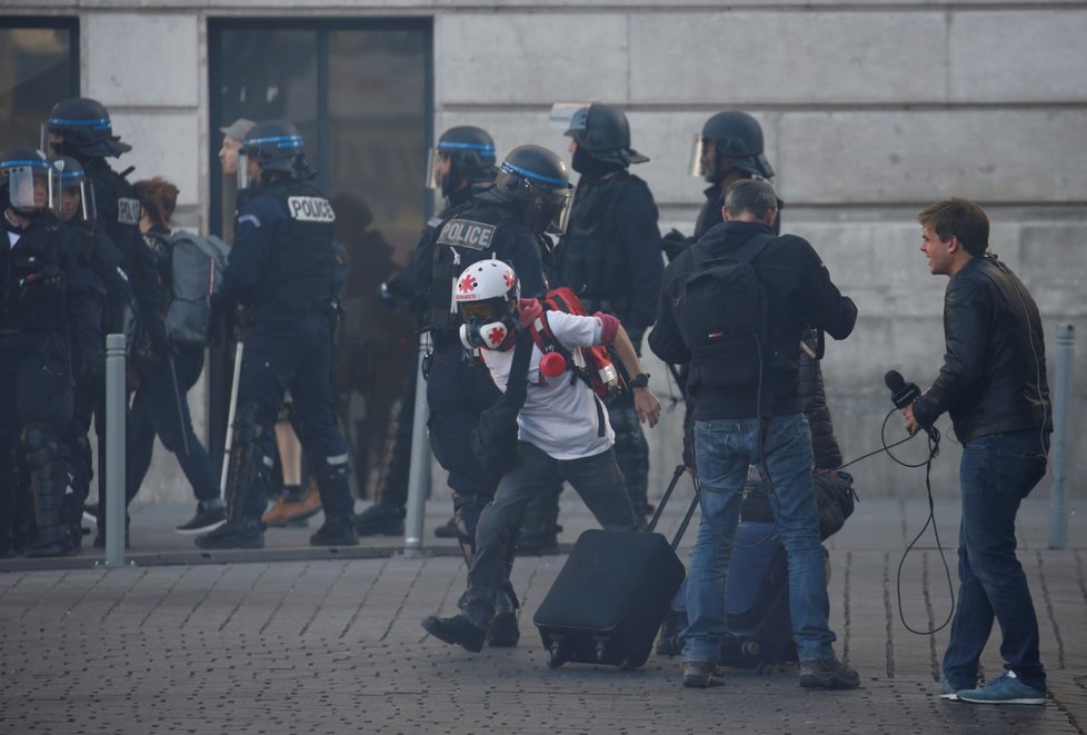 Na protestech žlutých vest policie znovu zatýkala. (21. 9. 2019)