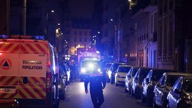 Při tragickém požáru v Paříži zahynulo několik lidí.