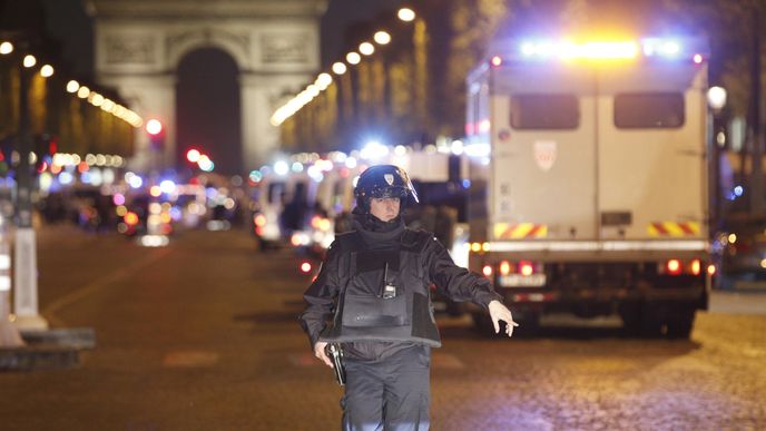Při střelbě v Paříží byl zabit policista.