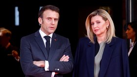 Konference v Paříži o pomoci Ukrajině: Emmanuel Macron přivítal i Olenu Zelenskou (13.12.2022)