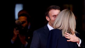 Konference v Paříži o pomoci Ukrajině: Emmanuel Macron přivítal i Olenu Zelenskou (13.12.2022)
