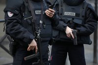 Policie zasahovala v centru Paříže. Útok v kostele se ale nepotvrdil
