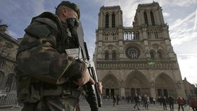 Tři ženy pravděpodobně chystaly útok na Notre-Dame v Paříži.