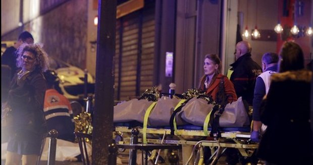 Hrozivé detaily z pařížské koncertní haly: Teroristé do nás stříleli deset minut