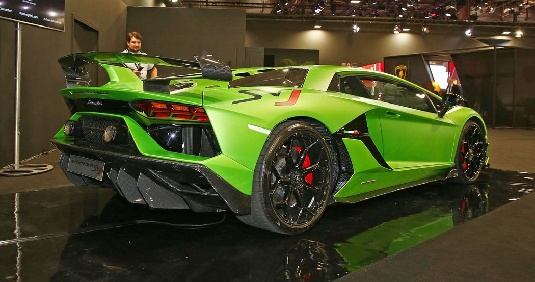 Lamborghini Aventador SV