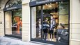 Koronavirus srazil tržby luxusních butiků na Pařížské ulici o desítky procent. Stejná situace panuje na celém světě