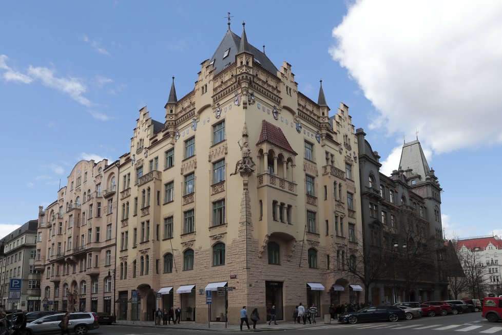 V Pařížské ulici je na prodej secesní luxusní dům. Jeho cena je odhadována na miliardu korun.