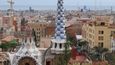 Park Guell nabízí díky vyvýšené poloze na kraji města krásný výhled na Barcelonu.