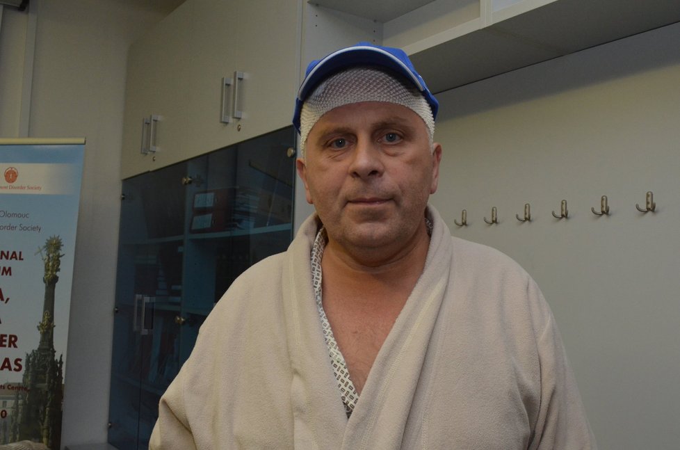 Michal Pospíšil je první pacient ve východní Evropě, který podstoupil unikátní operaci, při níž mu olomoučtí neurochirurgové vyléčili Parkinsonovu chorobu