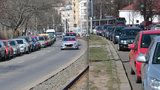 Stání na »modré« i v Praze 4: Parkovací zóny vyženou přespolní z další městské části už v červenci