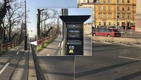 Na nábřeží stojí parkovací automat, zaparkovat se tam ale nedá. Proč?