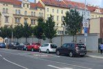 Parkování na modrých zónách Prahy 7 pomocí časových karet bude brzy minulostí.