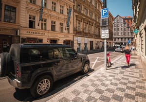 Praha testuje parkovací čidla