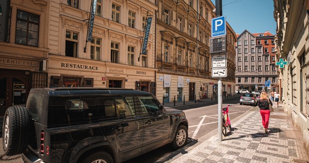 Praha testuje parkovací čidla