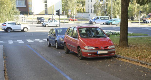 Radnice Prahy 4 zavede parkovací zóny od poloviny příštího roku.