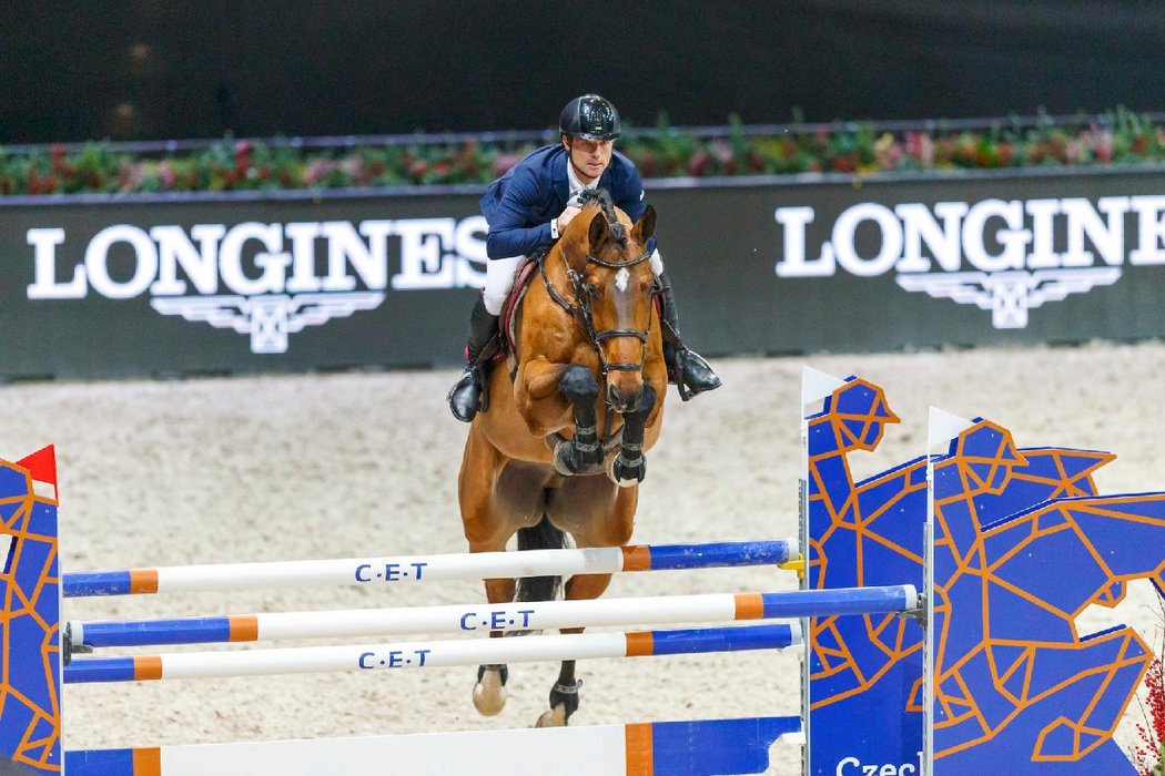 Druhým místem při doprovodné soutěži kategorie CSI2* se během Global Champions Prague PlayOffs rozloučil se sezonou parkurový jezdec Ondřej Zvára.