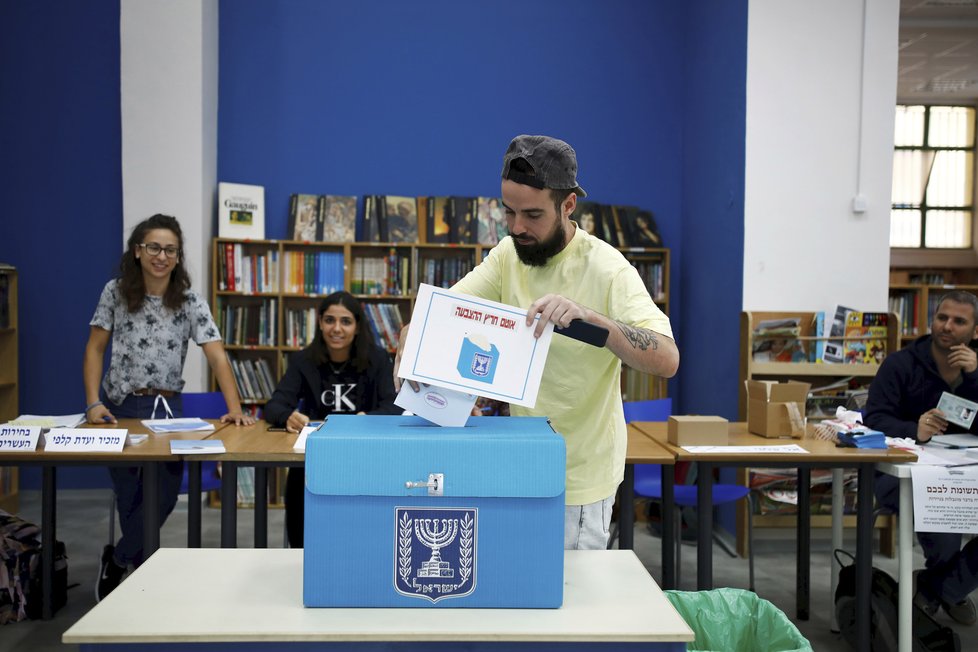 V Izraeli se konaly předčasné parlamentní volby. Výsledky jsou velmi těsné. (17. 9. 2019)