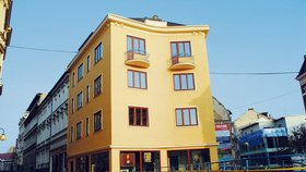 Byt, o který má Paroubek podle informací Blesku zájem, leží přímo v centru lázeňských Teplic v nově zrekonstruovaném domě.