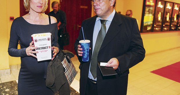Se Zuzanou si Paroubek nesedl. Snad našel štěstí u Petry...