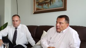 Na půjčce se prý Paroubek a Michek dohodli na společné dovolené i s Petrou Paroubkovou v létě 2016