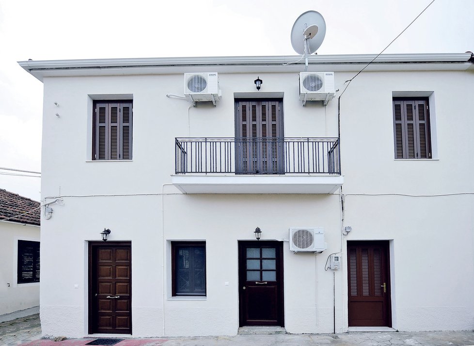 Vila Paroubkových v Řecku, která je již prodaná. Podle Petry Paroubkové podezřele nevýhodně.
