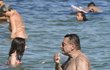 Paroubek si pobyt na Riviéře očividně užívá! Paroubek si pobyt na Riviéře očividně užívá!