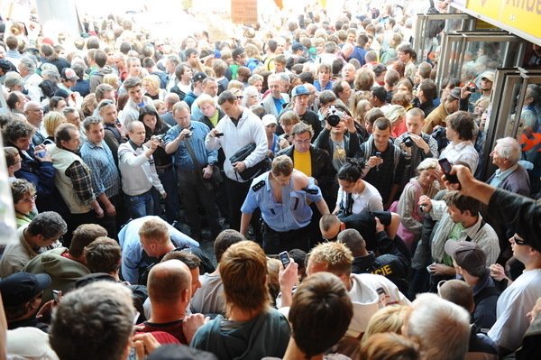 Police odvedla některé aktéry vajíčkové bitvy