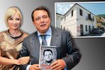 Paroubkovi tvrdí, že domek v Řecku za pět milionů fi nancovali z prodeje knih, mimo jiné z Paroubkových pamětí Plnou parou v politice