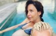 Martina Pártlová s Veronikou Arichtevou blbly u bazénu a pořídily hodně vtipné fotky