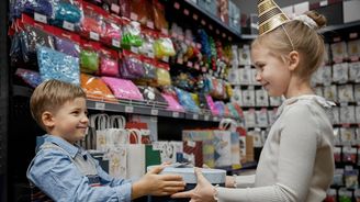 Párty Svět neustál tlak na trhu. Dluhy firmy přesáhly pět milionů, soud řeší insolvenci Párty Svět neustál tlak na trhu. Dluhy firmy přesáhly pět milionů, soud řeší insolvenci