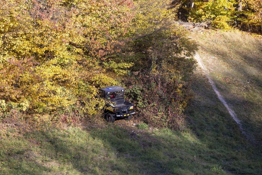 Na stromě, kde se Pašek oběsil, zůstala rýha po laně.