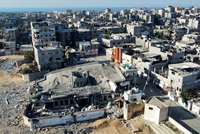 Gaza se propadá do chaosu: Svrab a nemoci, haldy odpadků, zdražování, hlad i útoky na konvoje